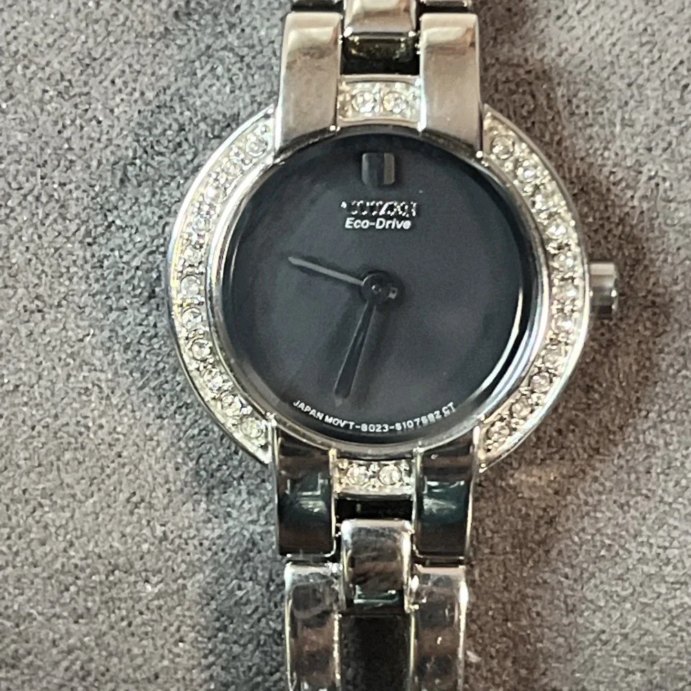 Citizen‎ Eco-Drive Ladies Silhouette Bangle Watch Elegant Minimalist EW9990-54E